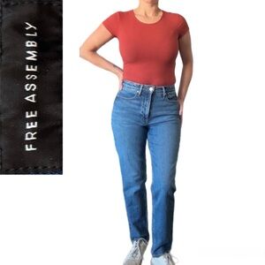 Free Assembly Women’s Jeans | Size 2 | Medium Wash | 90s Straight Leg | Like New